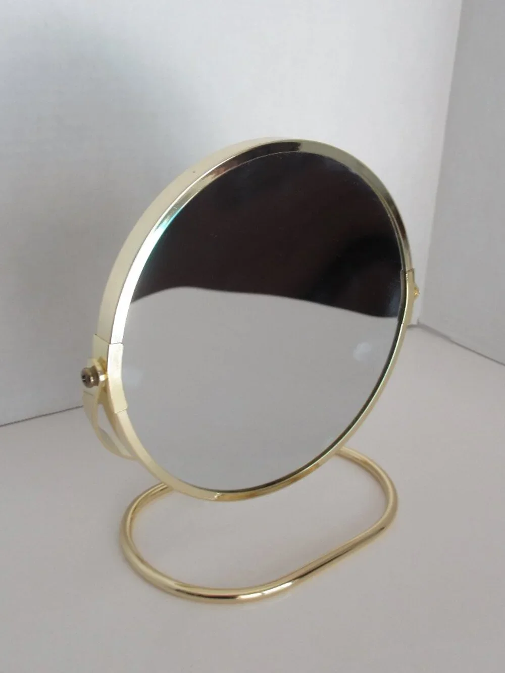 New Dual-Sided Vanity Magnifying Mirror Gold Adjustable Stand – Elegant and New